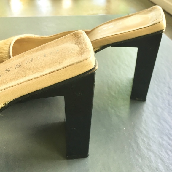 GUESS Fur Champagne Embroidery Leather Mules Heels - Picture 5 of 9